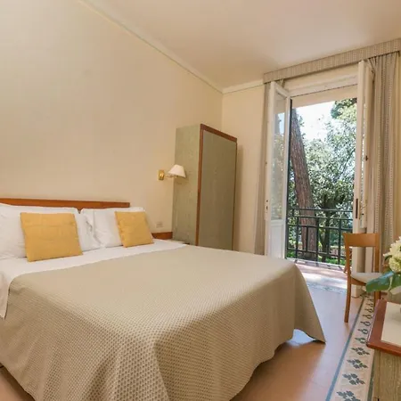 Tiziana 3*
