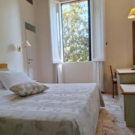 Tiziana مارينا دي بييتراسانْت