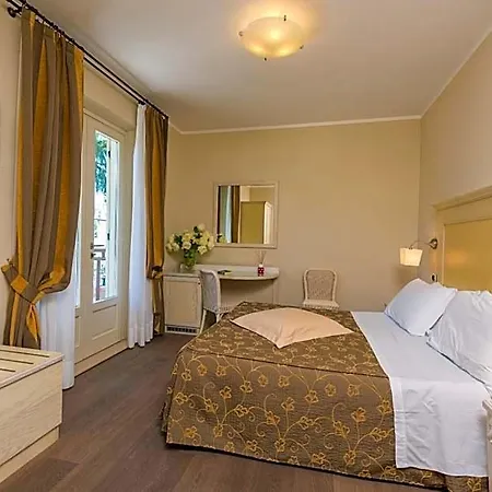 Tiziana 3*