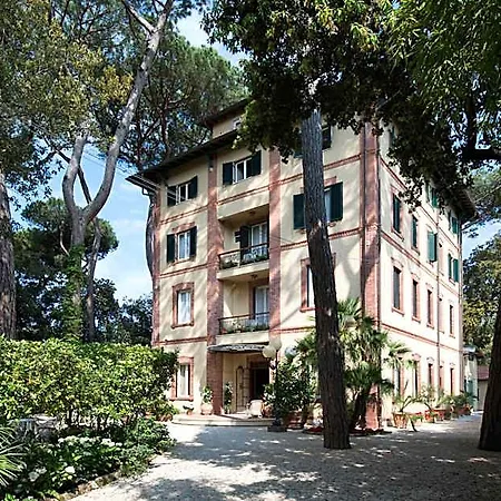Tiziana 3*